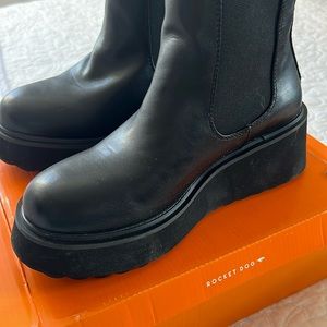Rocketdog platform Chelsea boots. Brand new. Never worn